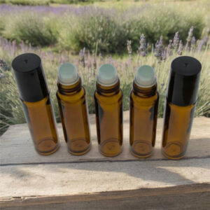 Amberkleurig Rollerflesje 10 ml – Glazen Bal, Zwarte Dop