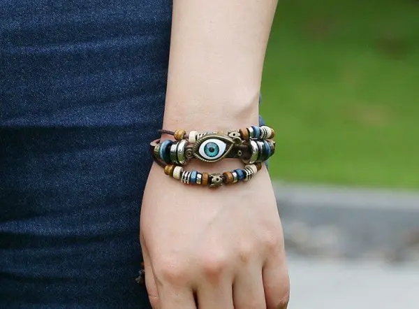 armband oog bedel retro vintage leer houten kralen henneptouw