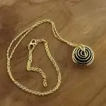 aroma ketting gouden spiraal hanger lavasteen essentiele olien