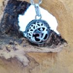 diffuser aroma ketting aum ohm om parfum medaillon lavasteen pomander