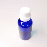 fles blauw glas schroefdop garantiesluiting