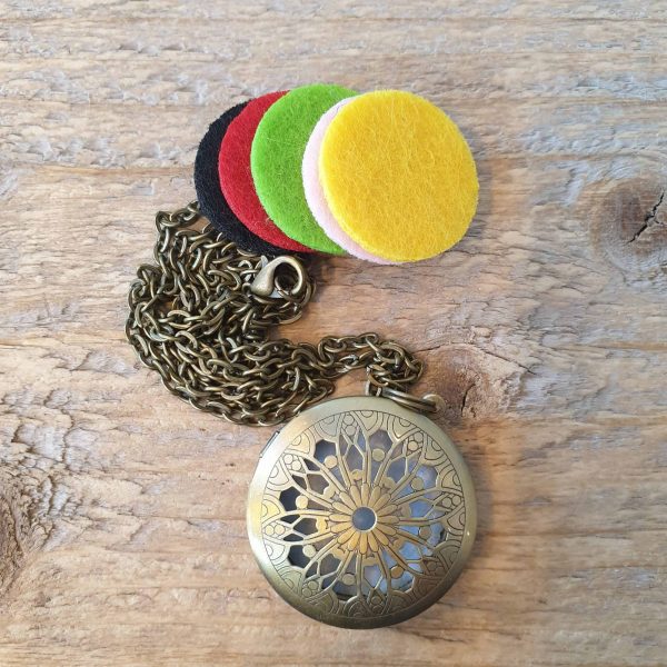 parfum ketting antiek koperen medaillon aroma diffuser pad kp1 scaled 1