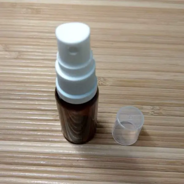 sprayflesje 20ml amber bruin witte verstuiver